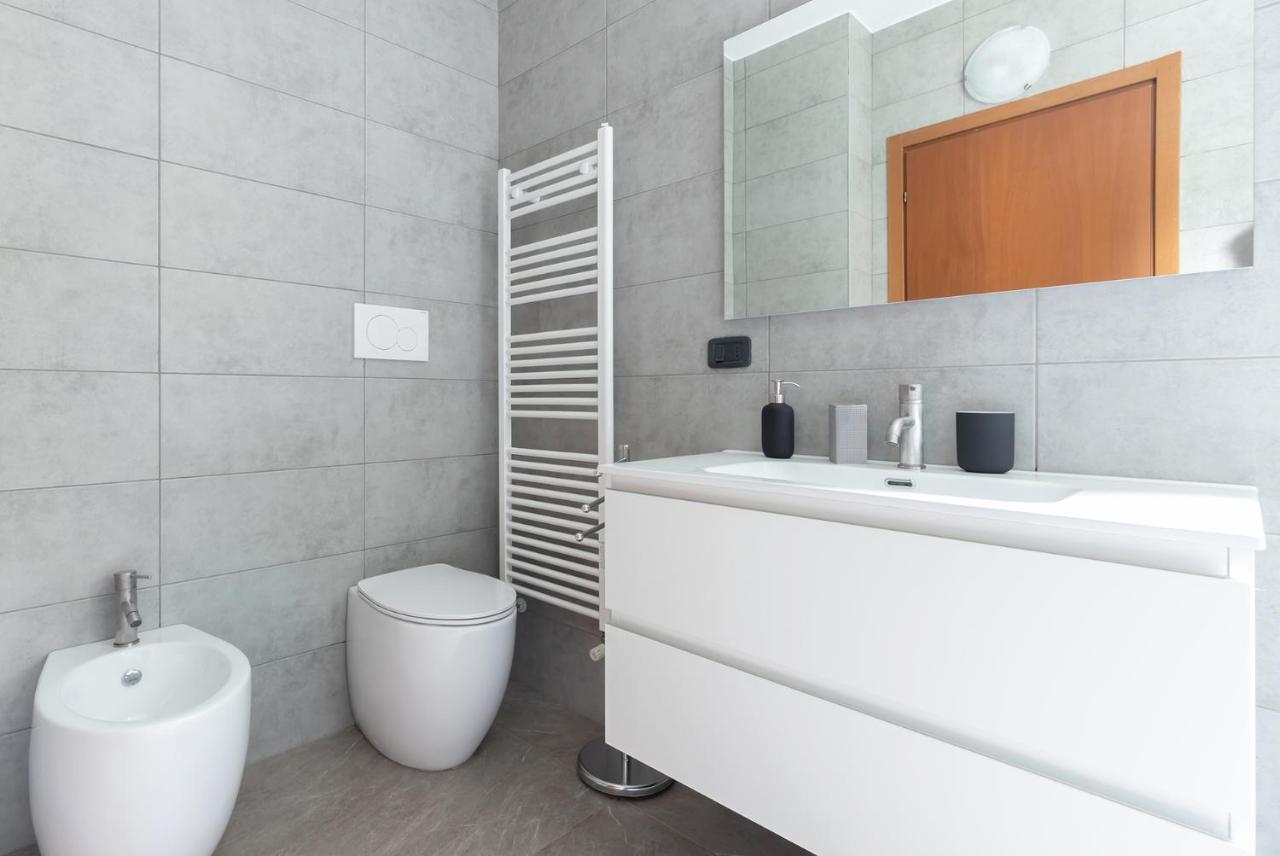 20Mins From Duomo - Renovated Apt Near City Center Apartment Милано Екстериор снимка